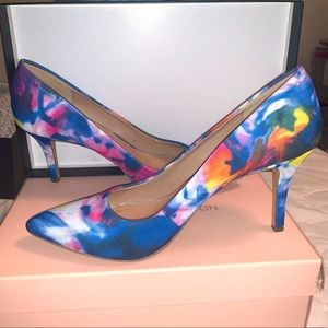 BCBGeneration 8.5 blue multi heel